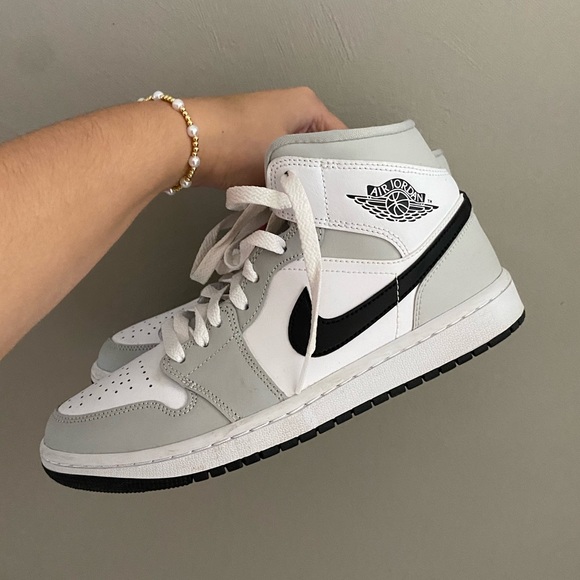 womens grey jordan shoes